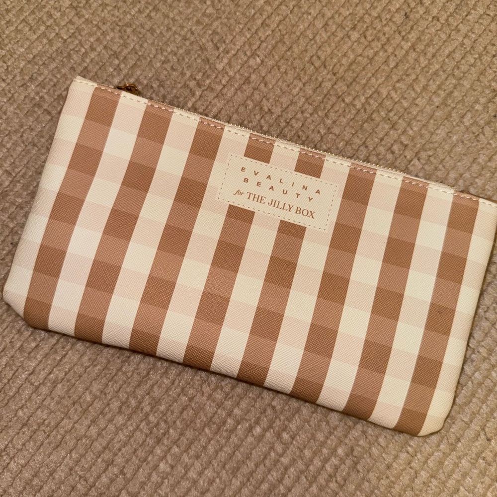 Checkered Pouch and Makeup Brushes by Evalina Beauty